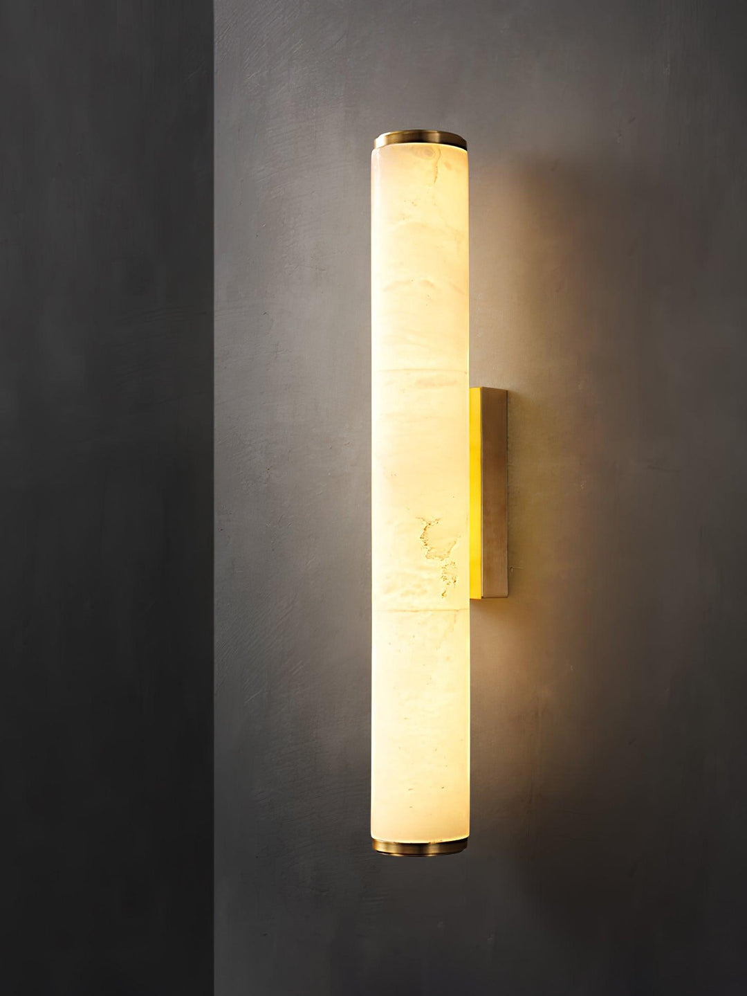 Wandlamp Met Alabasterkolom En Wandmontage
